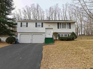 8 Skyline Dr, Latham, NY 12110