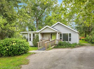 1321 S Genesee Rd, Burton, MI 48509