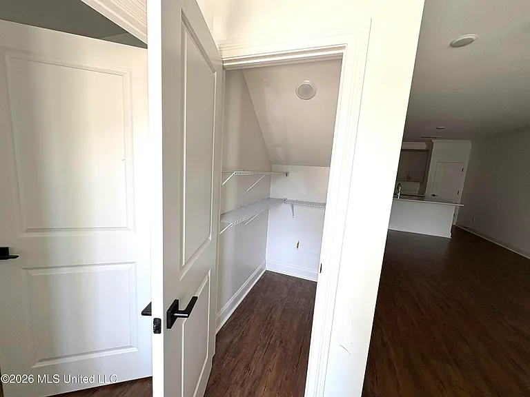 701 Southview Dr — Photo 19