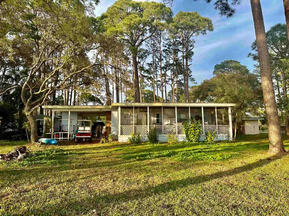 2669 Surf Rd, Panacea, FL 32346
