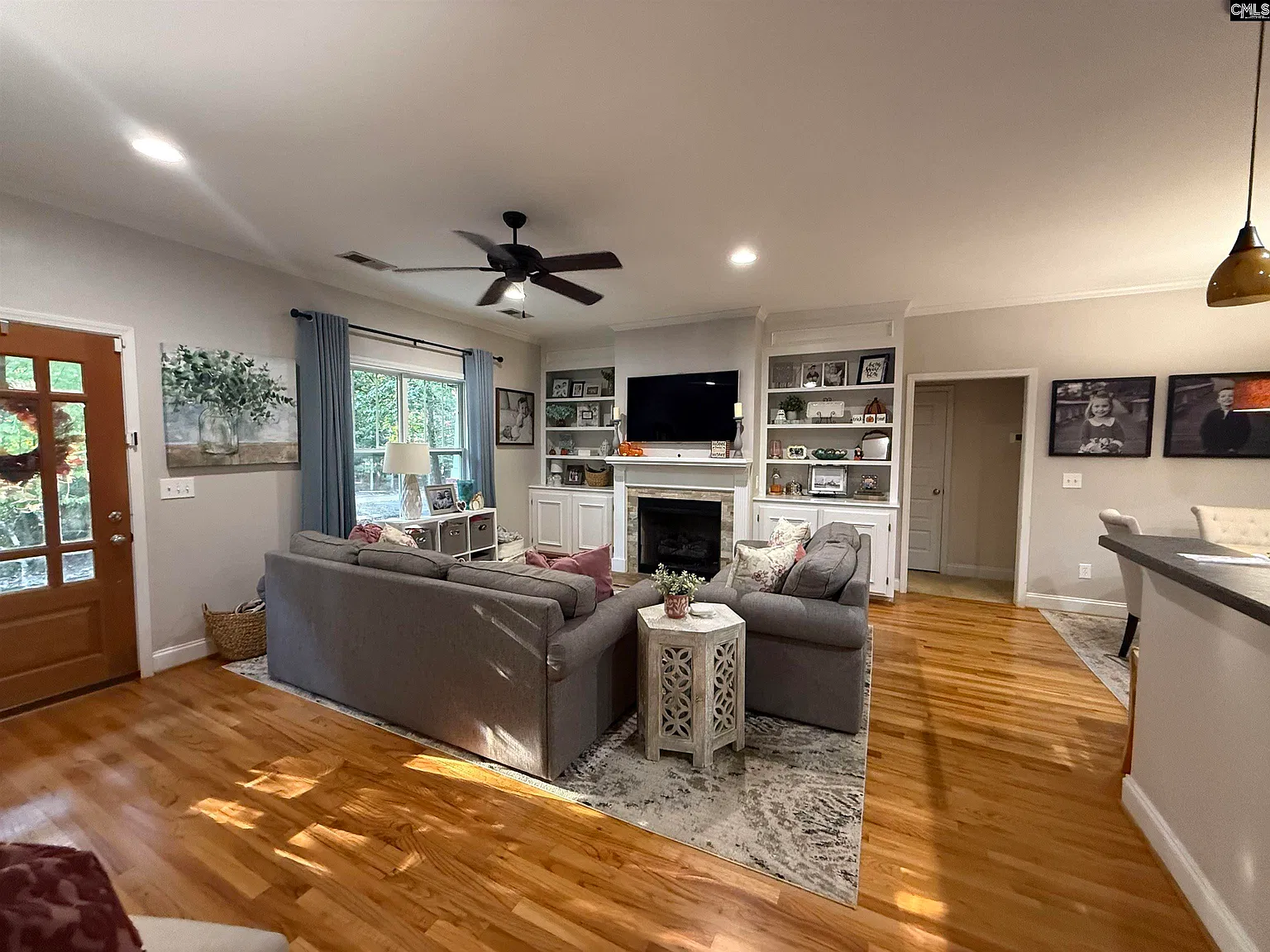 3 bed, 1400 sqft, $2,200 — Photo 4