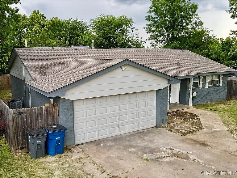 11311 E 15th Pl — Photo 8