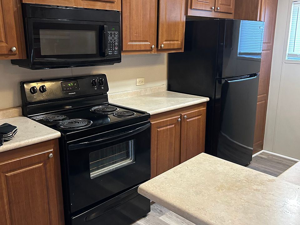 1st image of 2621 Jeffersonville Rd