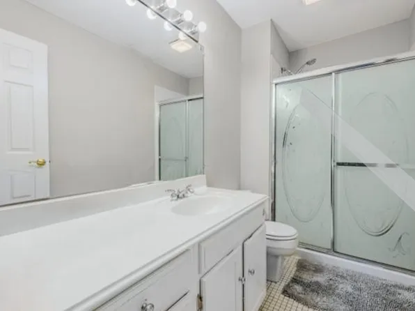 630 Cumberland Trl, Roselle, IL 60172