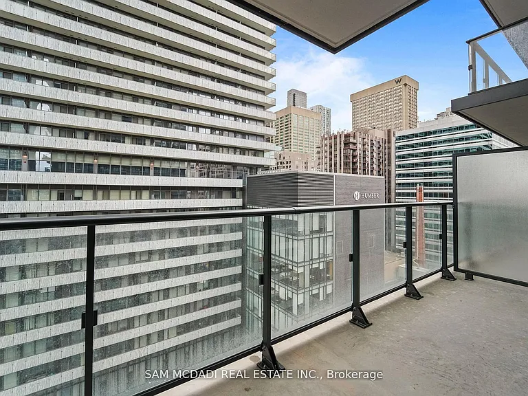 634 Church St #1011 — Photo 16