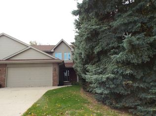1912 Sylvan Way, West Bend, WI 53095
