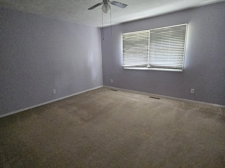 105 E Lincoln St #1-I-1 — Photo 5