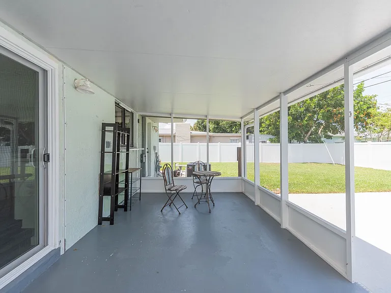 347 S Lakeside Dr — Photo 36