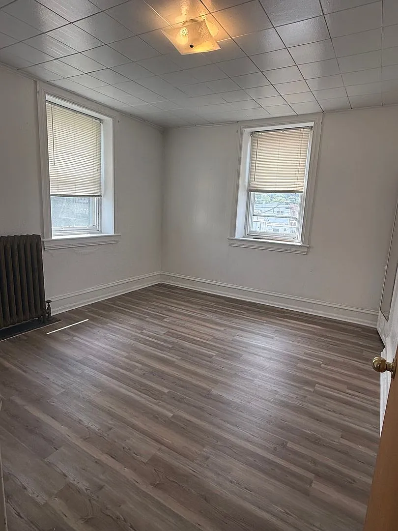 115 S Franklin Street — Photo 2