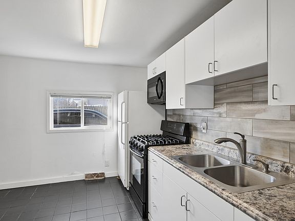 5th image of 1120 4th St SE