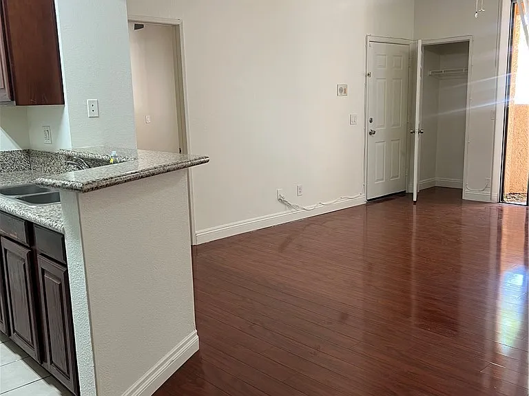 5166 S Jones Blvd #101 — Photo 4