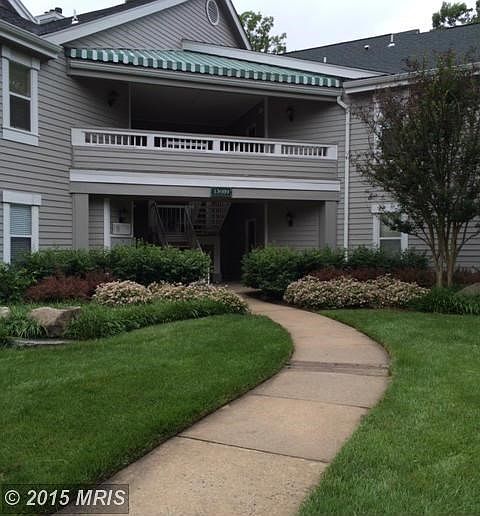 Nicely Landscaped Neighborhood