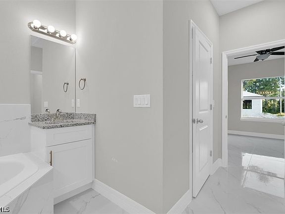 5th image of 1108 Bainbridge St E