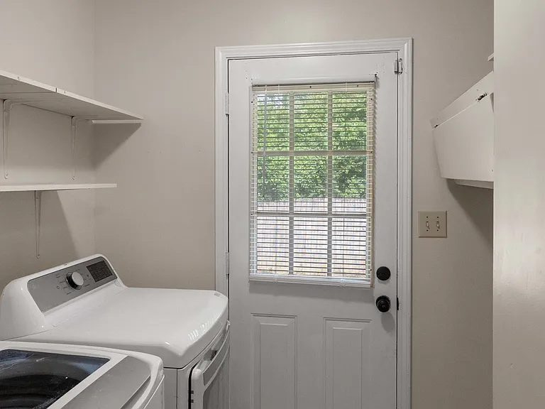 715 Cool Brook Ct — Photo 15