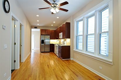 4th image of 3826 W Cornelia Ave #1