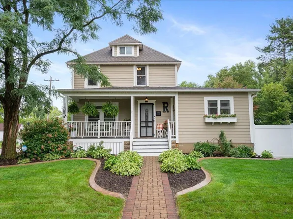 307 E Hughes St, New Richmond, WI 54017