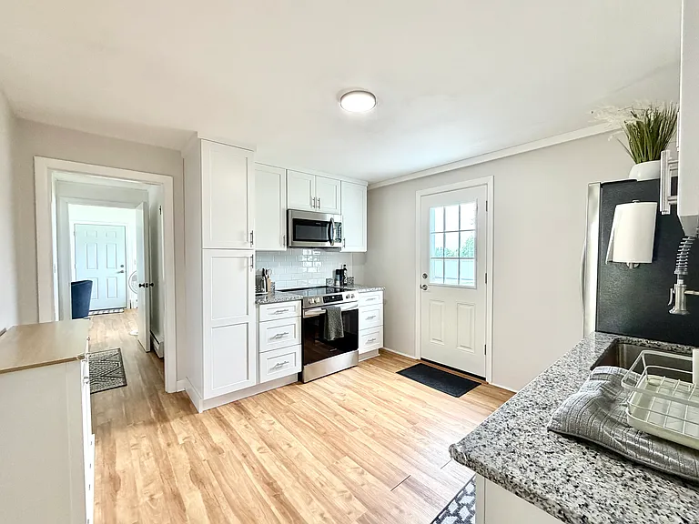 12 Spruce Ave — Photo 5