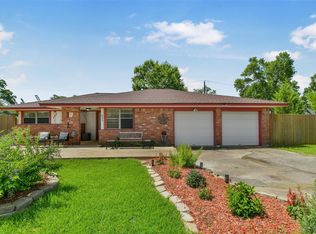 523 Oakdale Ave, Shoreacres, TX 77571
