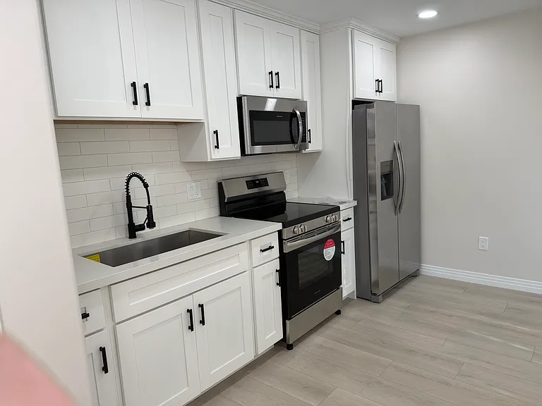 18212 N 43rd Pl — Photo 3