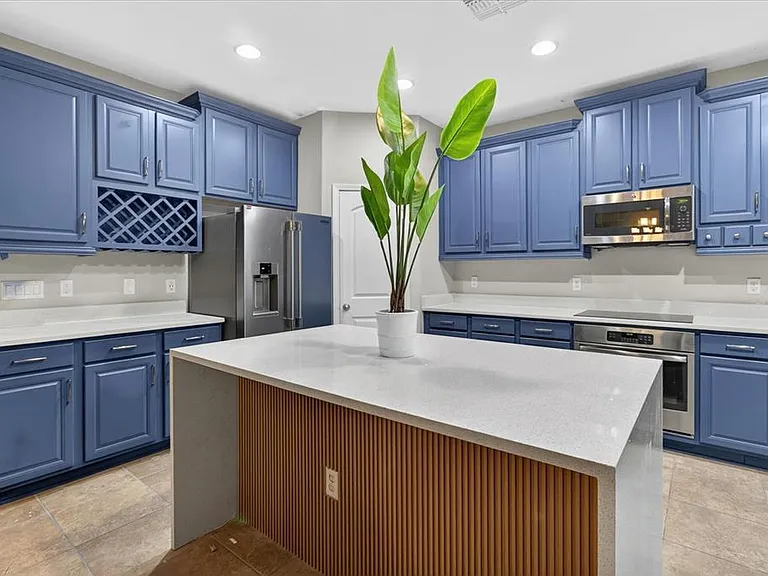 1389 Heritage Landings Dr — Photo 23