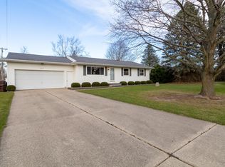 8638 Wintergreen St, Lansing, MI 48917