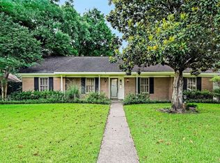 9607 Meadowland Dr, Houston, TX 77063