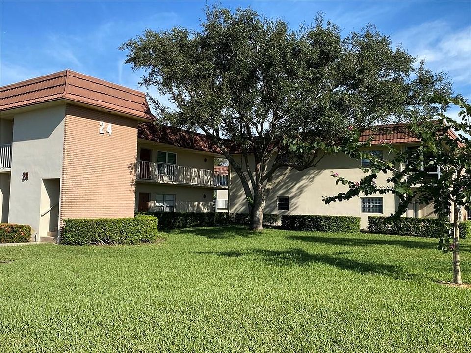 1st image of 24 Vista Gardens Trl
