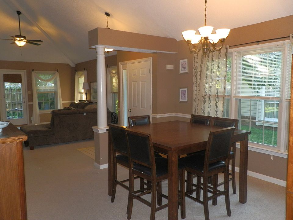 Large Living Room & Dining Room