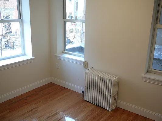 Rented by Warren T Real Estate Corp. | media 30