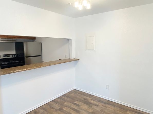 2108 N Edwards Ave #12