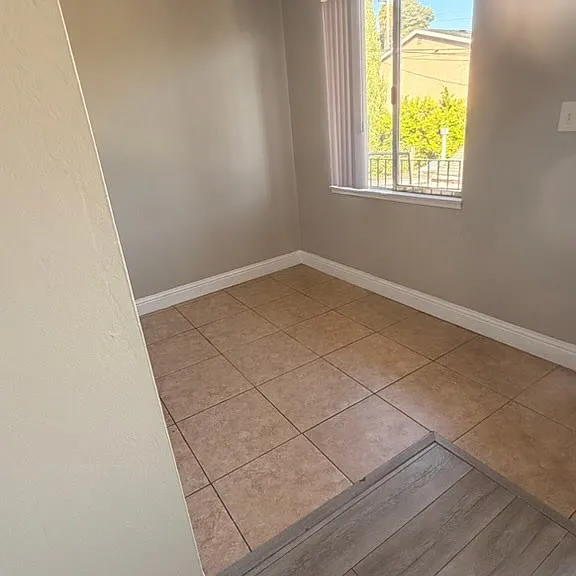 6840 Macarthur Blvd #8 — Photo 4