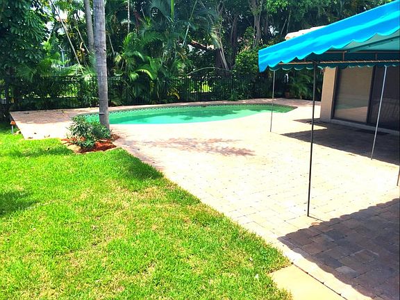 ac BROWN LEFT SIDE 2 TO POOL