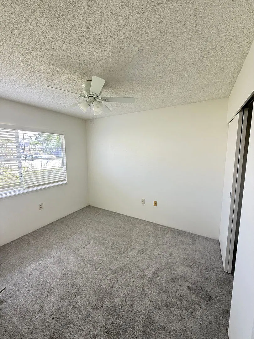 Mililani Mauka - Crescent Lane Townhouse 2-bedroom 2-bath 2-parking — Photo 4