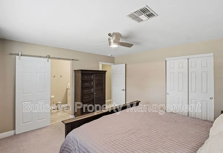 4607 N 82nd St — Photo 20