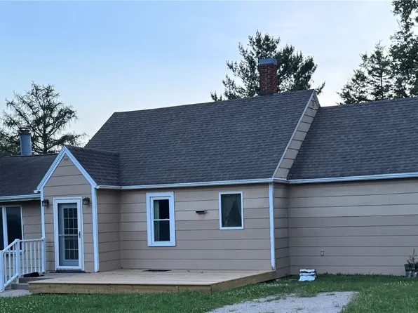 201 S 8th Ave, Vinton, IA 52349