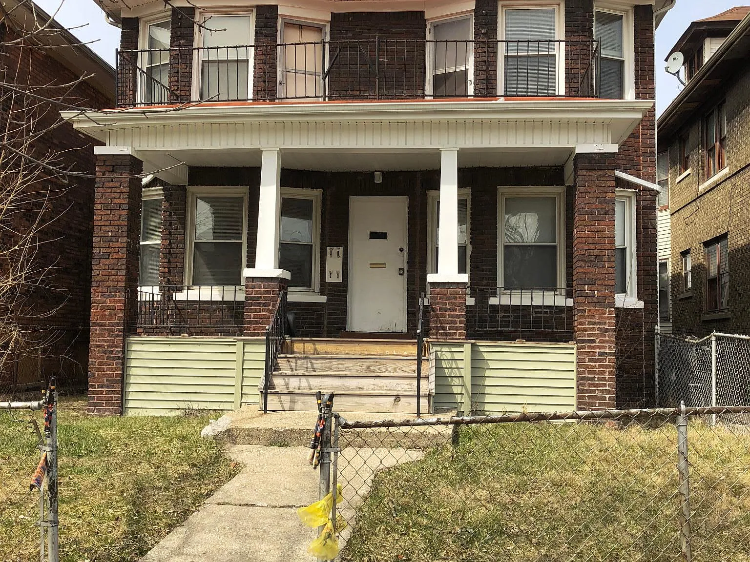 1934 Seward Ave — Photo 1