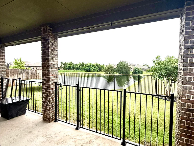 4079 Ellinger Dr — Photo 6