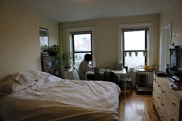 Rented by Chris Stewart, LREB | media 3