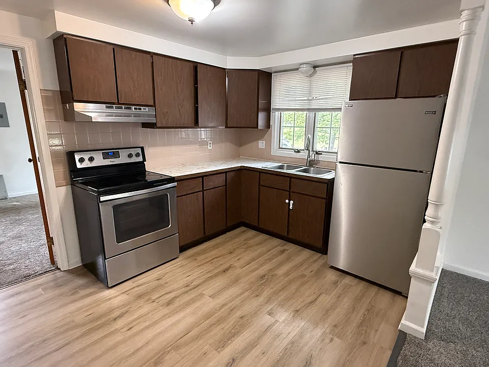 2424 Colvin Boulevard Ext #4