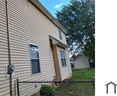 10724 Hathaway Ave — Photo 12