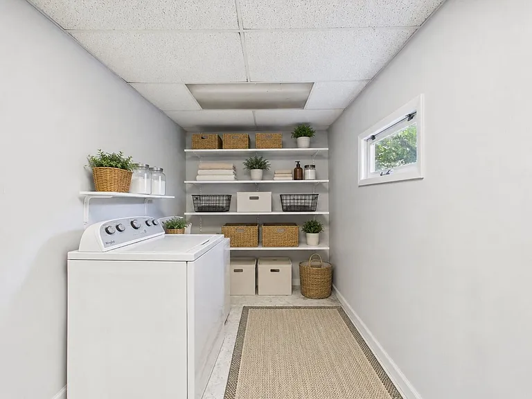 376 Jacob St — Photo 8