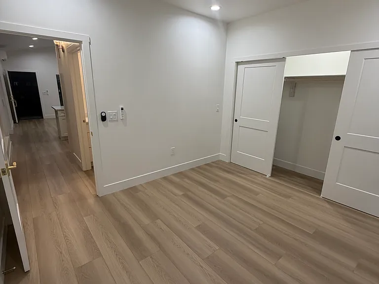 746 7th Ave — Photo 10