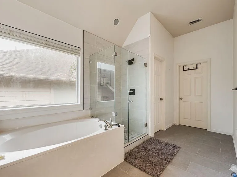 4104 Tiffany Dr — Photo 12