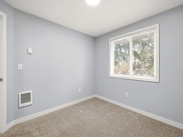 627 SE 132nd Ave — Photo 16