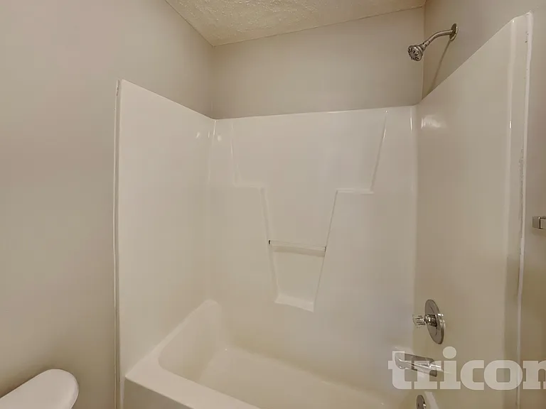 2112 McKinnon Dr — Photo 10