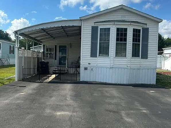 556 Central St #76, Leominster, MA 01453