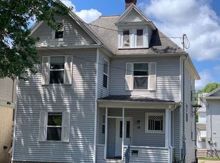 527 N Linn St, Iowa City, IA 52245