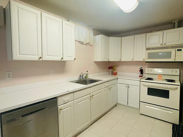 Preakness Dr — Photo 20