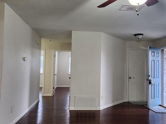 4th image of 208 Fall Creek Dr