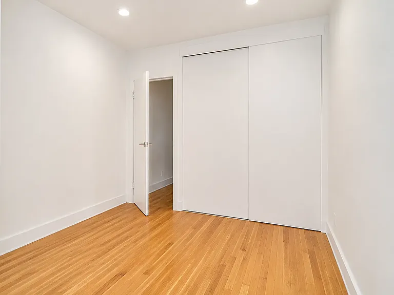 213 E 37th St #5A — Photo 7